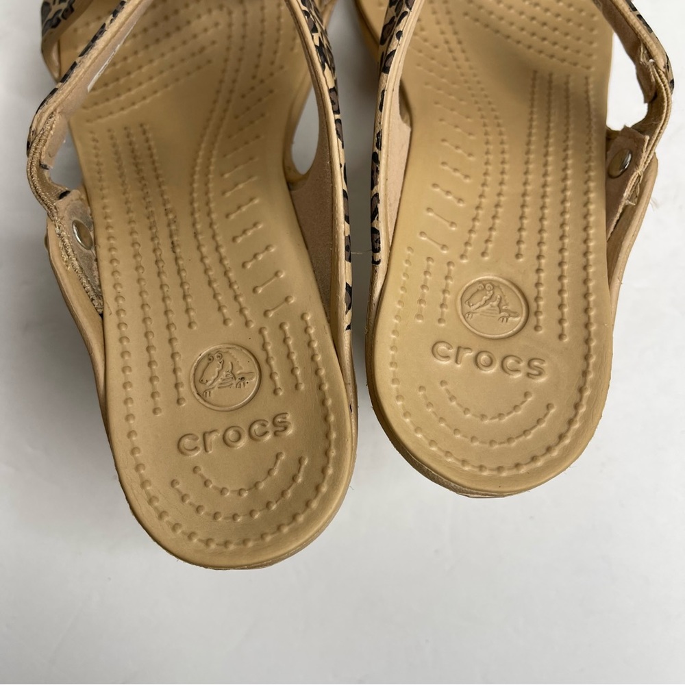 Crocs Cyprus IV Leopard Animal Print Heel Sandals Size 7 Tan Brown Rare Comfort - Picture 12 of 15